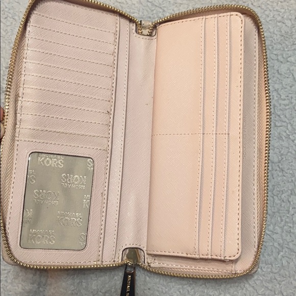 Pink michael kors wallet! - Picture 2 of 3